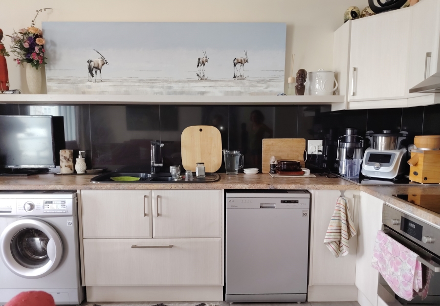 To Let 1 Bedroom Property for Rent in Strand Central Western Cape